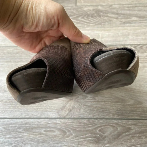 Henry Beguelin Snakeskin Embossed Leather Peep  Toe Wood Heel Platform Sandals - Picture 9 of 14